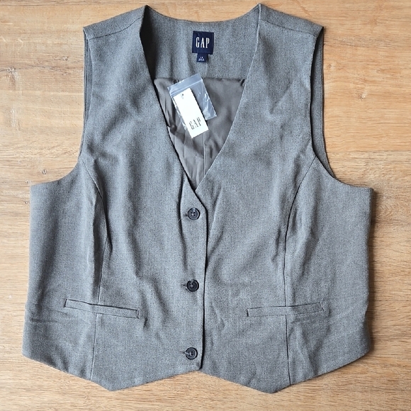 NWT GAP Cropped Vest Size L - Picture 3 of 10